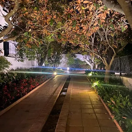 Jardines De Golondrinas With Sea Views Marbella