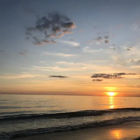 Jardines De Golondrinas With Sea Views
