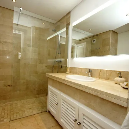 Jardines De Golondrinas With Sea Views Marbella