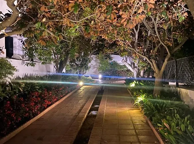 Jardines De Golondrinas With Sea Views マルベーリャ