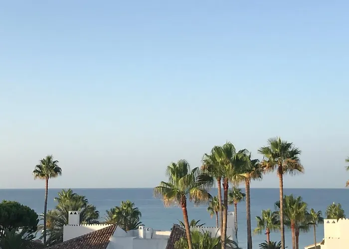 アパート Jardines De Golondrinas With Sea Views マルベーリャ