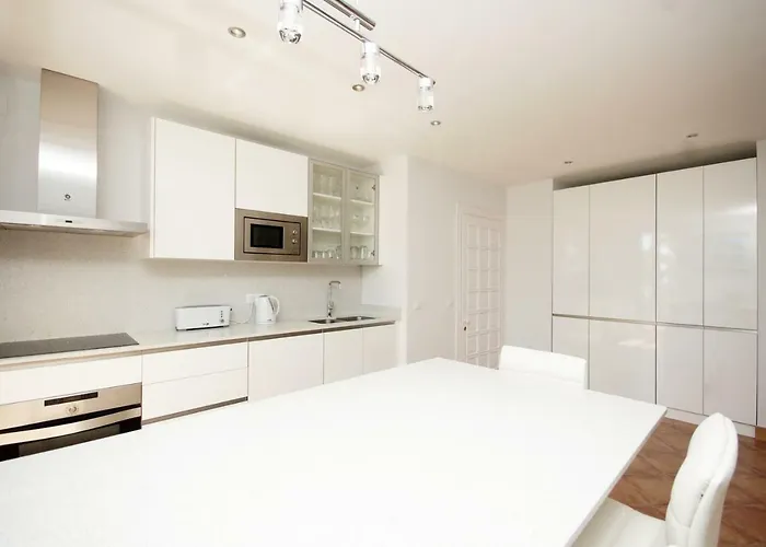 アパート Jardines De Golondrinas With Sea Views マルベーリャ