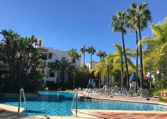 Jardines De Golondrinas With Sea Views Marbella