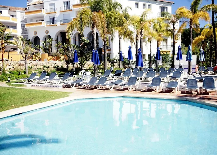 アパート Jardines De Golondrinas With Sea Views マルベーリャ