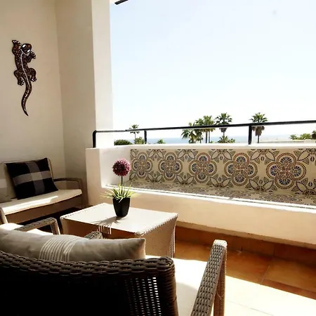 Apartment Jardines De Golondrinas With Sea Views Marbella